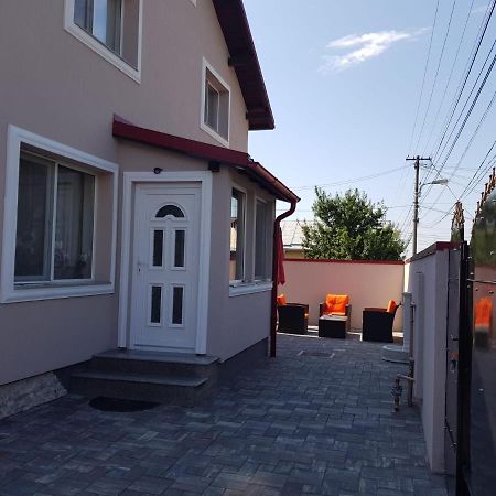 "Apartament"-Casa Genius Плоещ Екстериор снимка