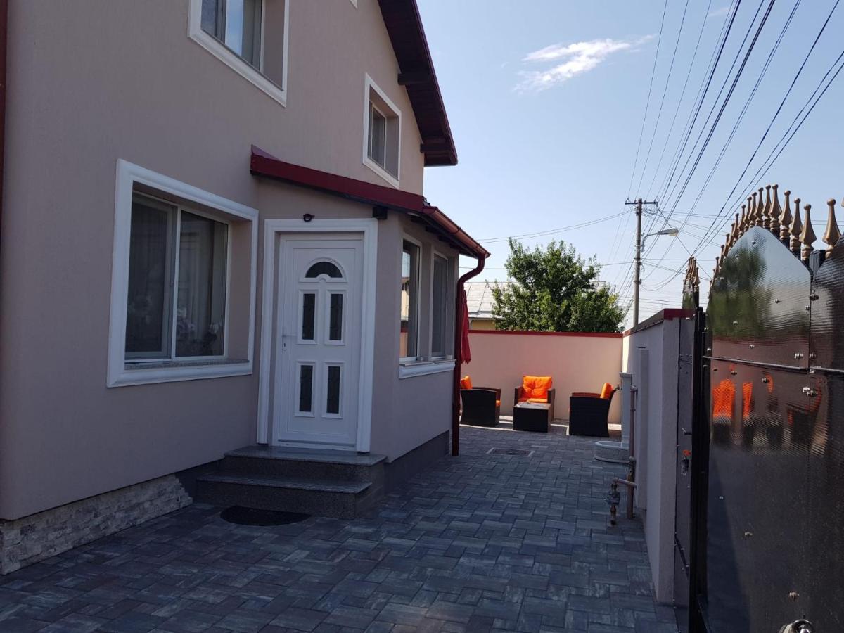 "Apartament"-Casa Genius Плоещ Екстериор снимка