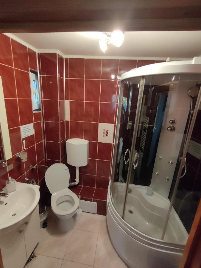 "Apartament"-Casa Genius Плоещ Екстериор снимка