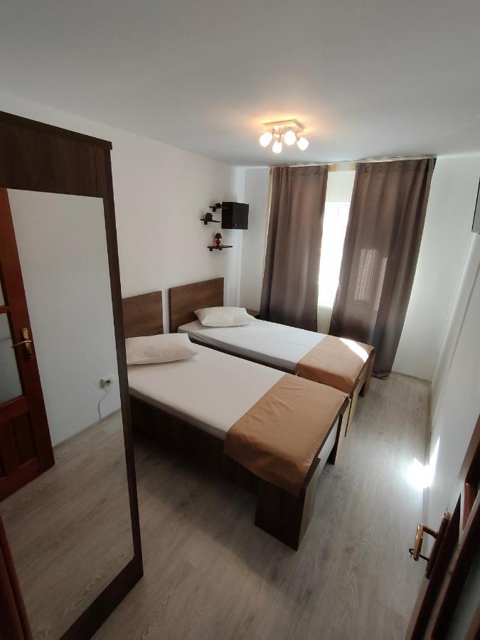"Apartament"-Casa Genius Плоещ Екстериор снимка