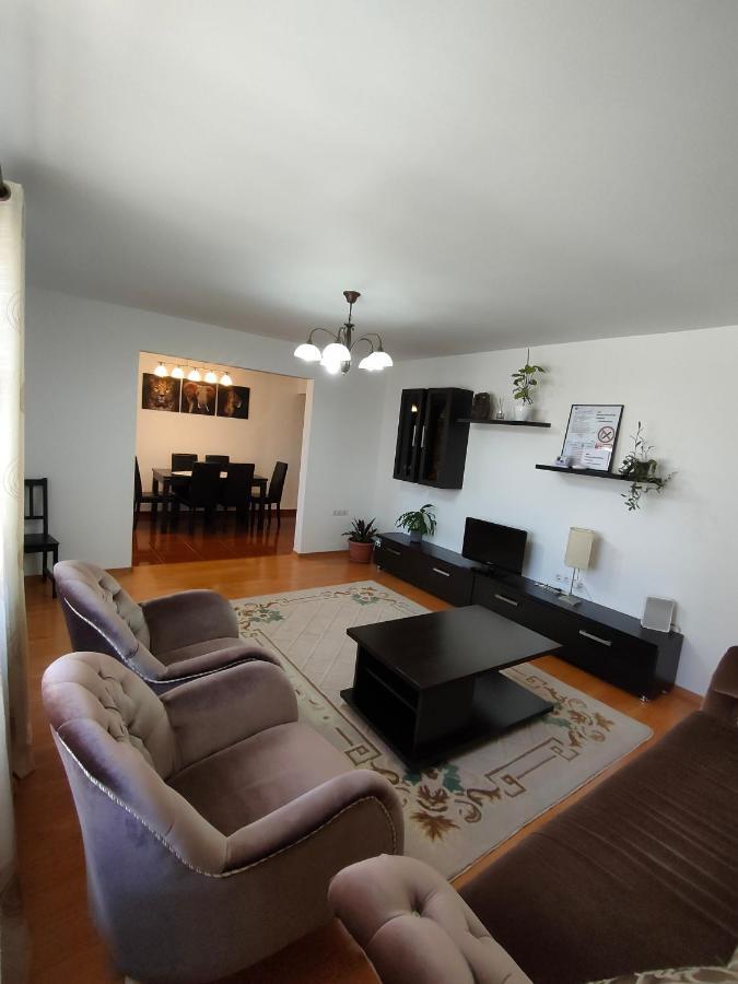 "Apartament"-Casa Genius Плоещ Екстериор снимка